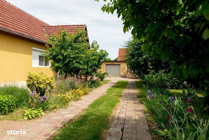 Casă cu 3 camere cu Teren 700 Mp în Central