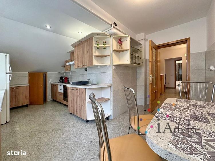 Apartament cu 3 camere decomandat în Centrul Istoric