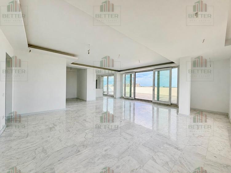 Penthouse cu 3 camere semidecomandat în Metalurgiei