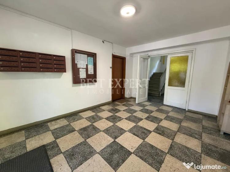 Apartament cu 3 camere decomandat în Titan
