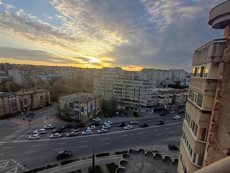 Apartament cu 4 camere decomandat în Ultracentral
