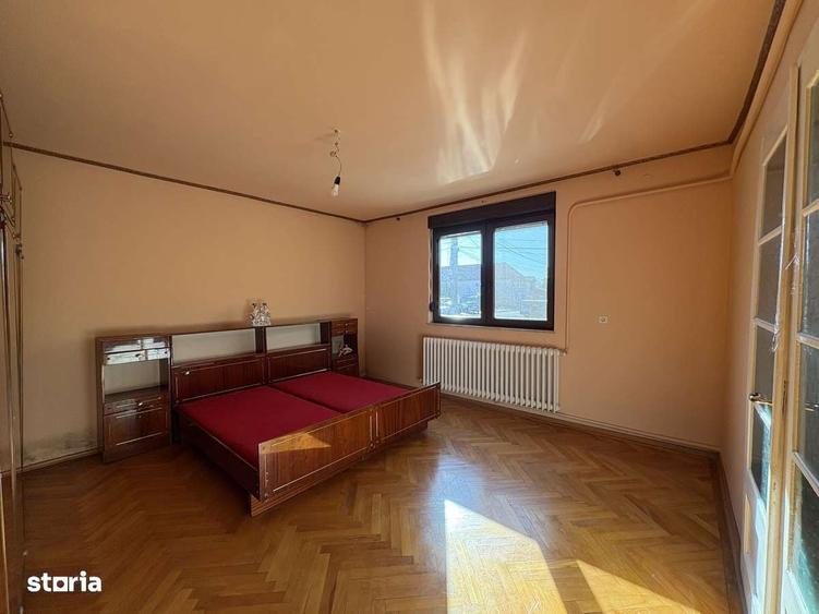 Casă cu 4 camere cu Teren 1065 Mp în Bujac