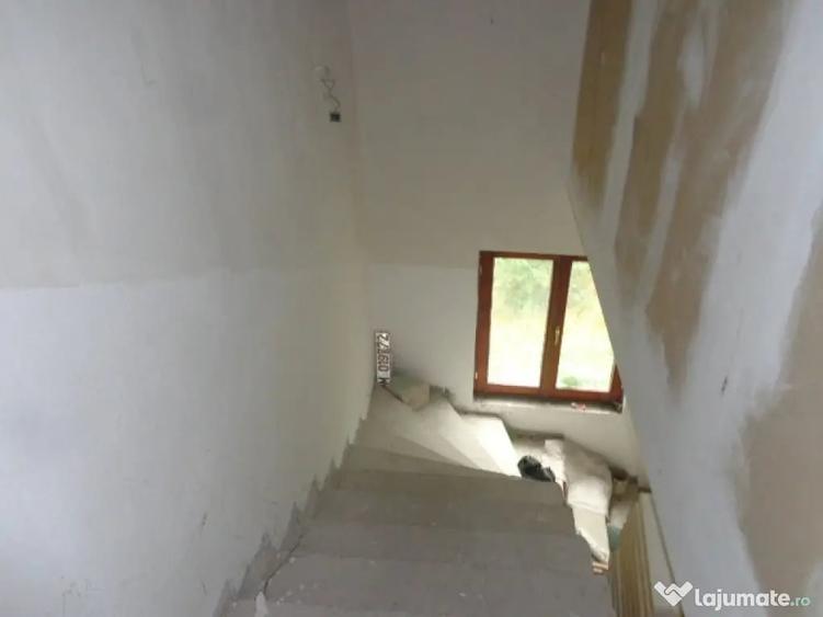 Casa zona V.Jelnei cu 14 arii teren, semifinisata - Bistrita (Bistrita-Nasaud) - 13