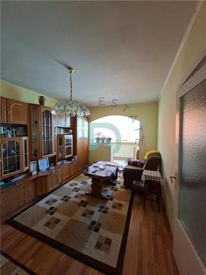 Apartament cu 2 camere decomandat în Astra