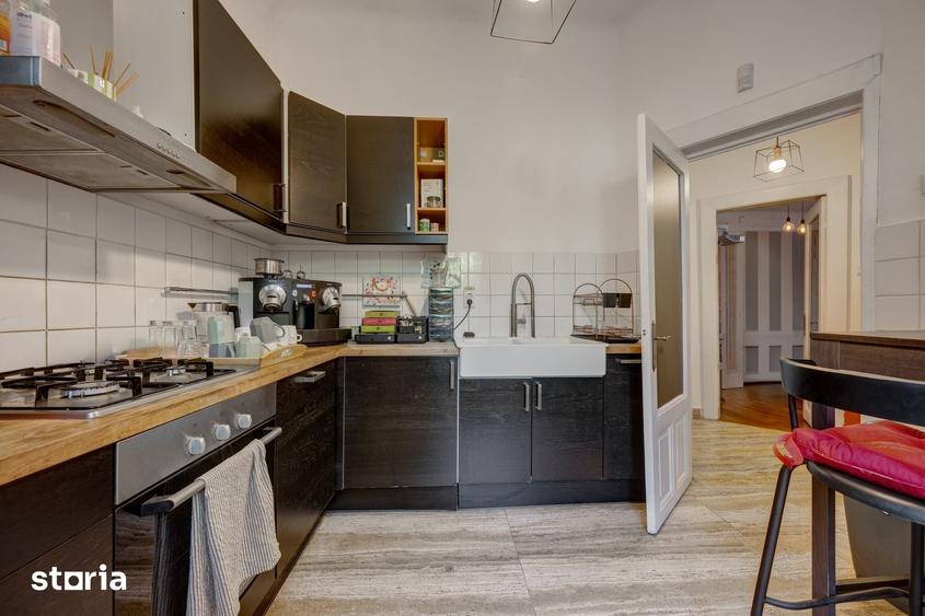 Apartament cu 5 camere decomandat în Aviatorilor