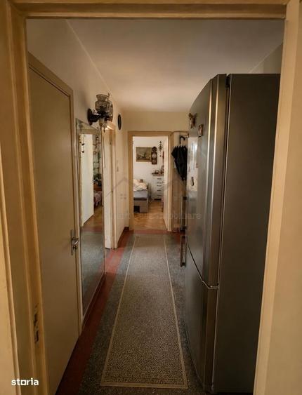 Apartament cu 3 camere semidecomandat în Podu Roș — fotografia 2