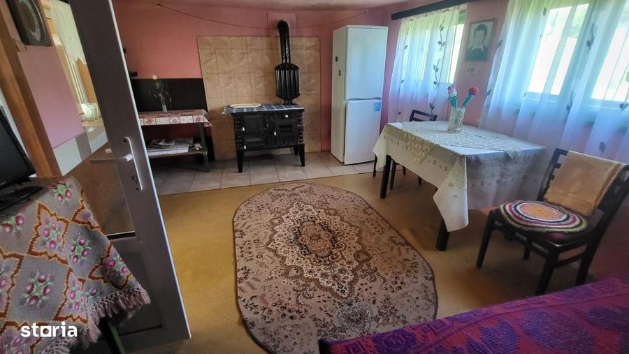 Casă cu 3 camere în Jeledinți