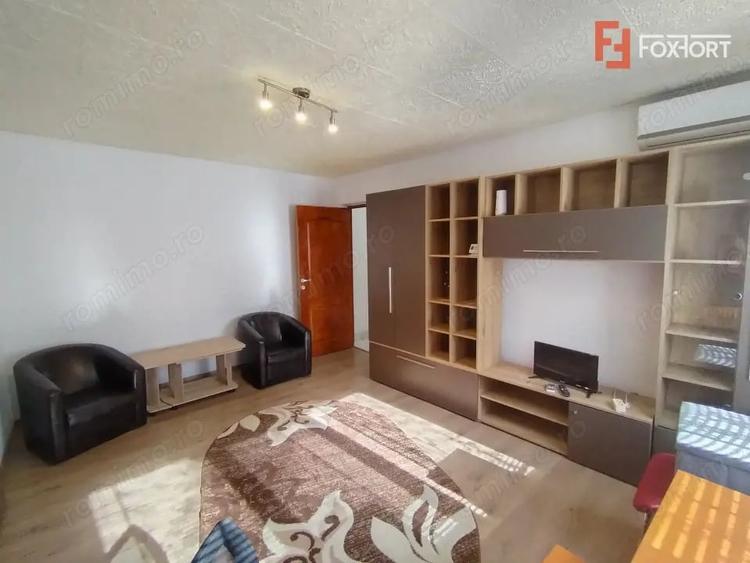 Apartament cu 2 camere semidecomandat, mobilat în P-ța Doina