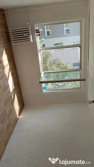 Apartament cu 2 camere decomandat în Drumul Taberei
