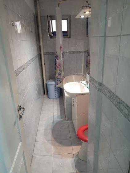 Apartament cu 2 camere semidecomandat în Dâmbovița