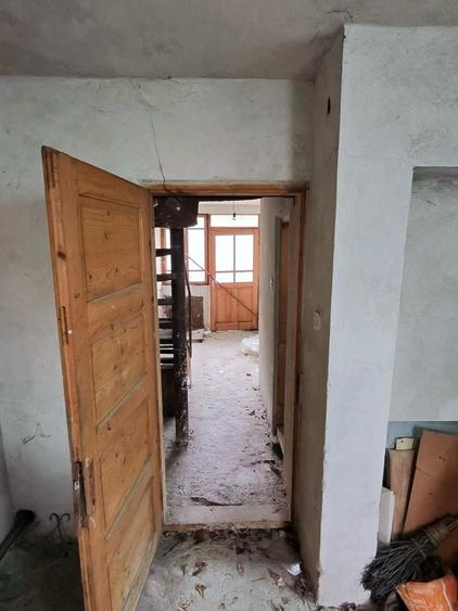 Casă cu 4 camere în Central