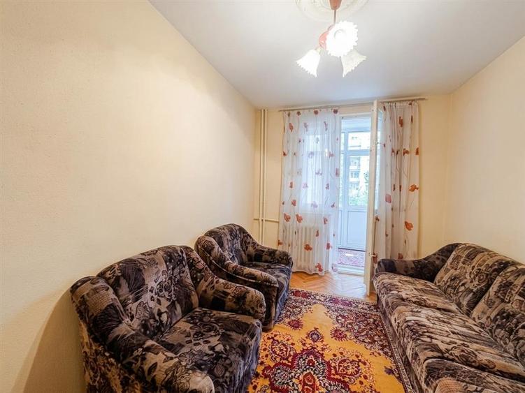 Apartament cu 3 camere decomandat în Dacia