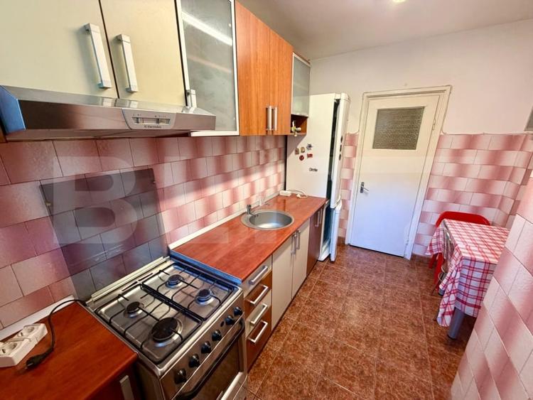 Apartament cu 2 camere semidecomandat, mobilat în Rovine
