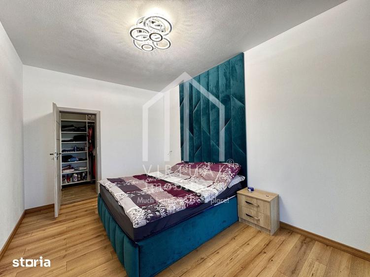 Casă cu 5 camere cu Teren 648 Mp în Roșia