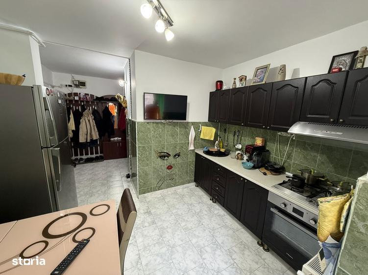 Apartament cu 3 camere decomandat, mobilat în Tomis Nord