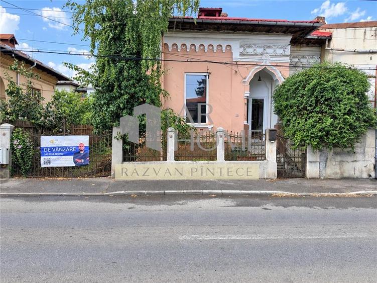 Casă individuală cu 5 camere cu Canalizare în Ultracentral