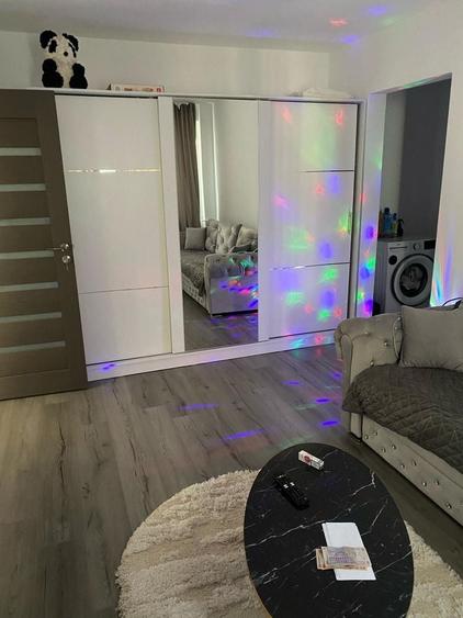 Apartament cu 2 camere decomandat în Exterior Vest