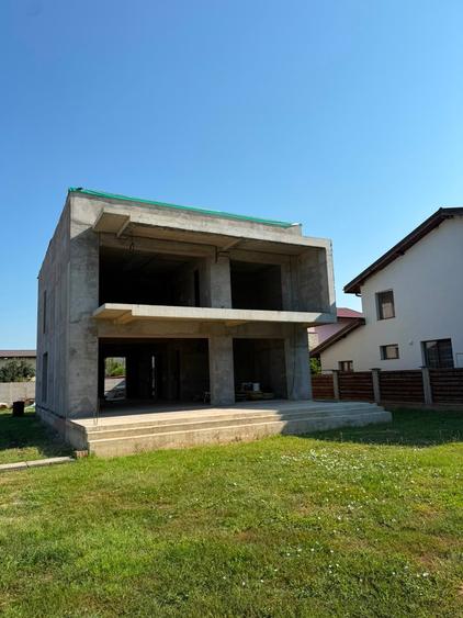 Casă individuală cu 5 camere cu Canalizare în Pantelimon