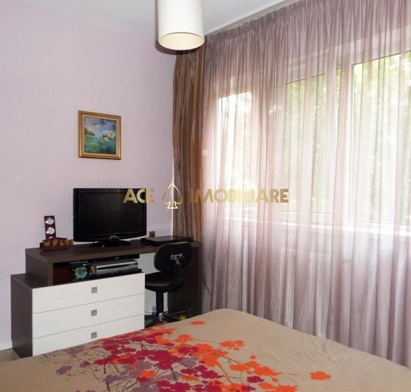 Apartament cu 3 camere decomandat, mobilat în Apărătorii Patriei