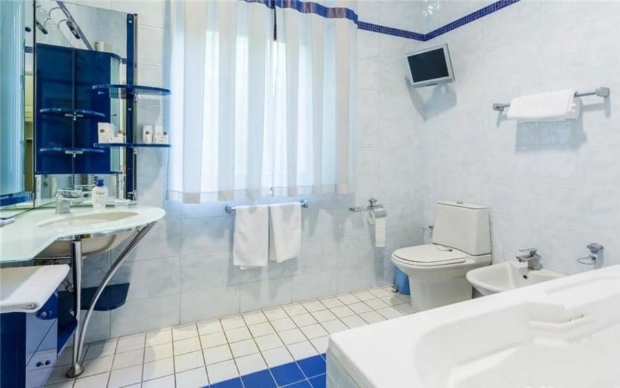 Casă cu 15 camere cu Garaj în Dorobanți