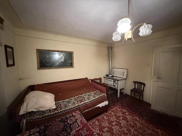 Casă cu 4 camere cu Teren 400 Mp în Poiana Sibiului