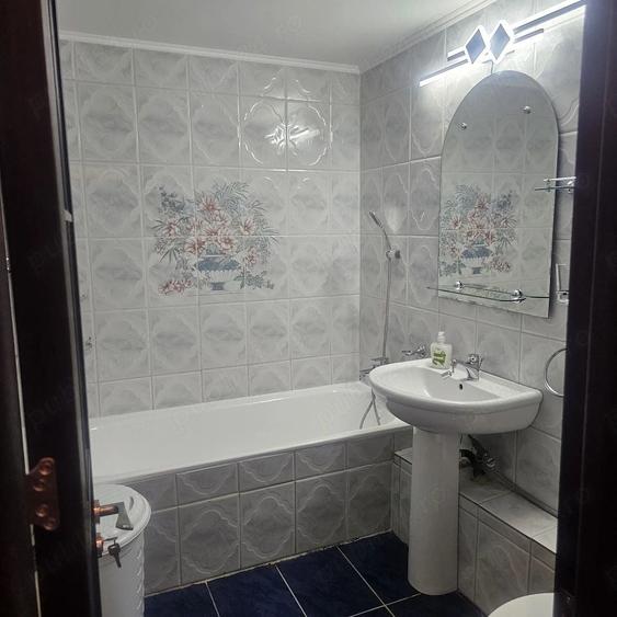Apartament cu 2 camere decomandat, mobilat în Decebal