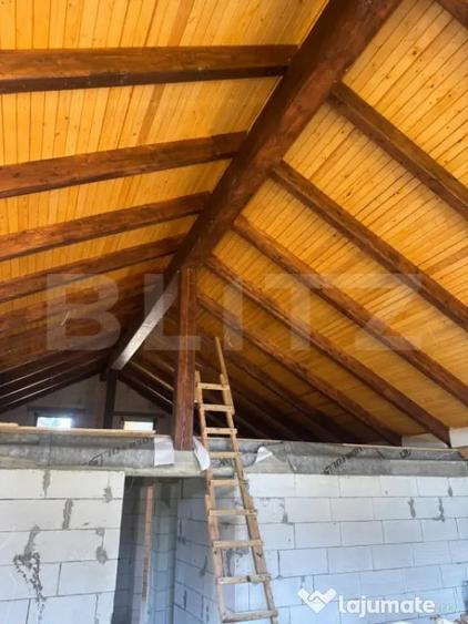 Casă cu 4 camere cu Teren 813 Mp în Piatra