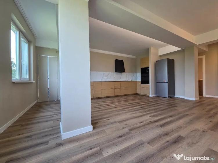 Apartament cu 3 camere decomandat în Băneasa