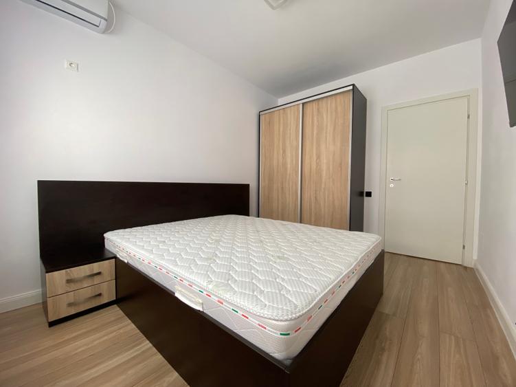 Apartament cu 3 camere decomandat în Drumul Taberei
