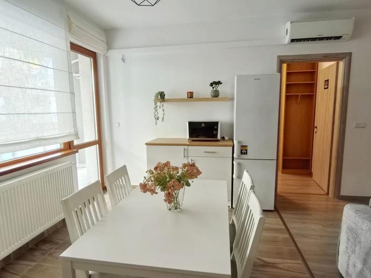 Apartament cu 2 camere semidecomandat în Metalurgiei