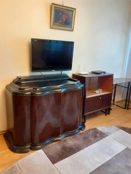 Apartament cu 3 camere semidecomandat în Politehnica