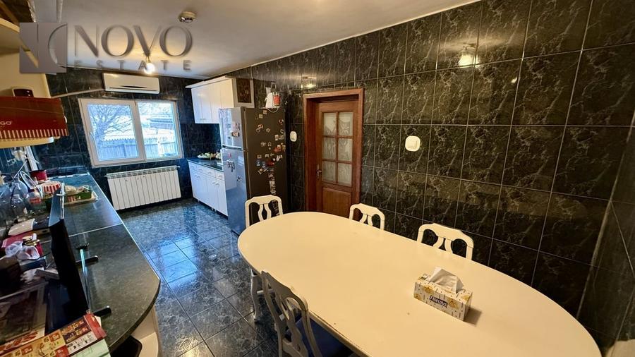 Casă individuală cu 14 camere cu Canalizare în Popești-Leordeni