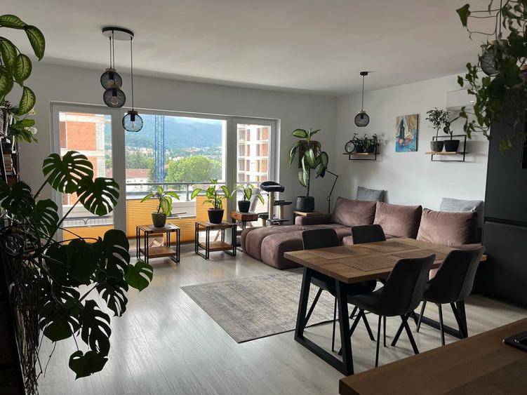 Apartament cu 2 camere decomandat în Sud