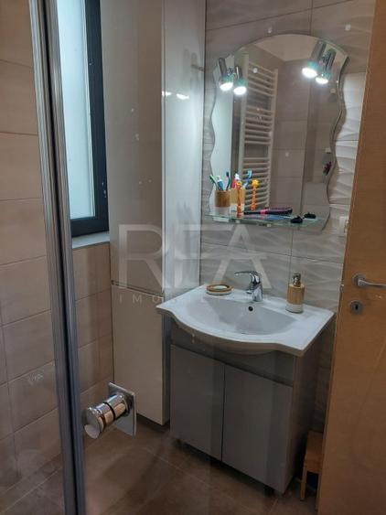 Casă individuală cu 6 camere cu Canalizare în Titan