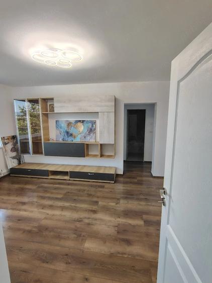 Apartament cu 2 camere semidecomandat în Micro 4