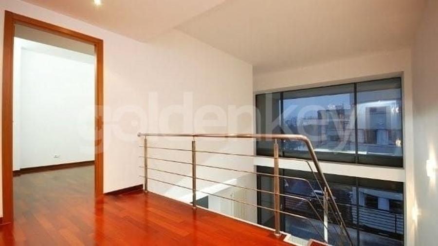 Apartament cu 3 camere semidecomandat în Herăstrău