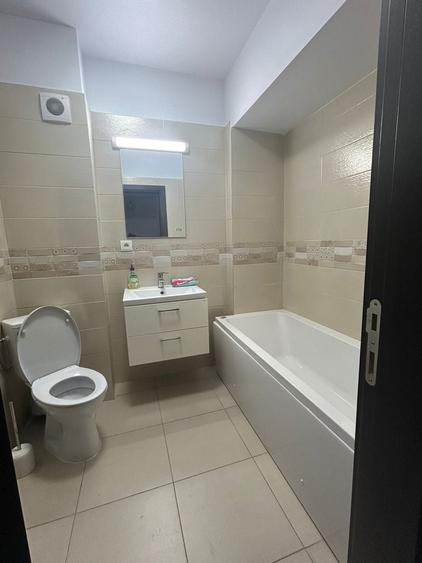 Garsonieră decomandată, mobilată în Titan