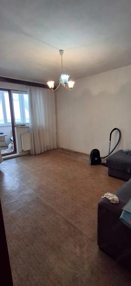 Apartament cu 2 camere decomandat în Electroprecizia