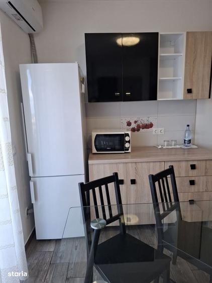 Apartament cu 3 camere în Tractorul