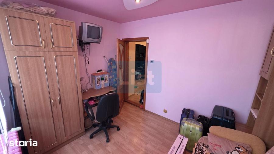 Apartament cu 3 camere decomandat în Est