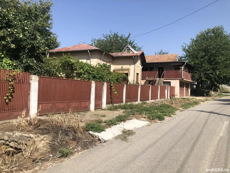 Casă cu 8 camere în Grojdibodu