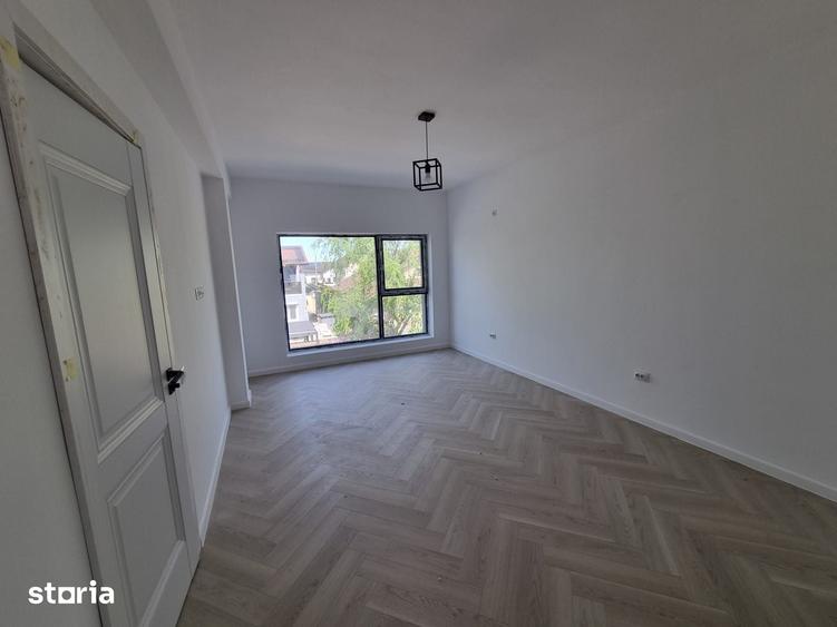 Casă cu 4 camere cu Teren 400 Mp în Domnești