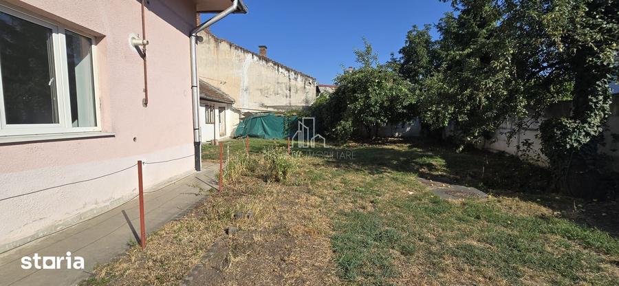 Casă cu 5 camere cu Teren 600 Mp în 7 Noiembrie
