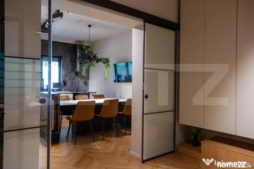 Apartament cu 4 camere decomandat în Est