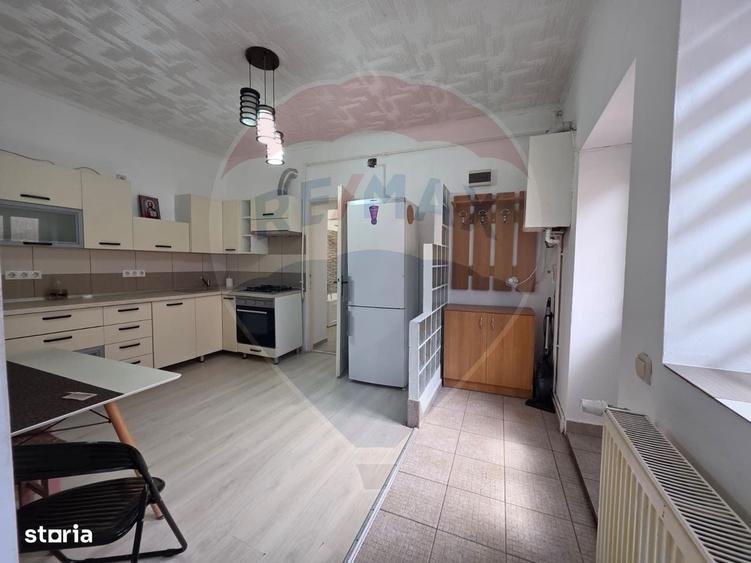 Apartament cu 3 camere de vanzare in zona Central - 4