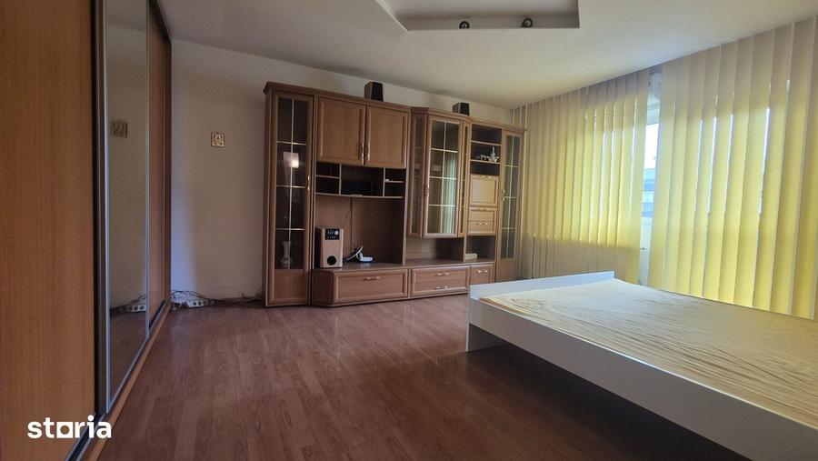 Garsonieră decomandată în Rahova