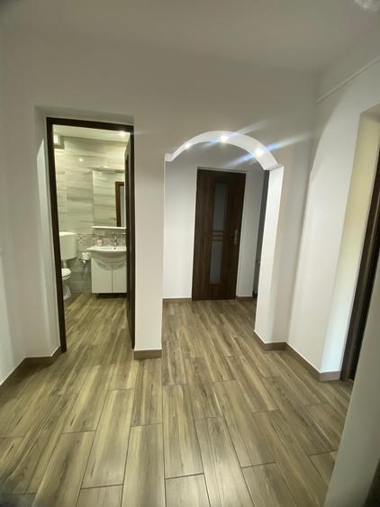 Apartament cu 2 camere decomandat în Energiei