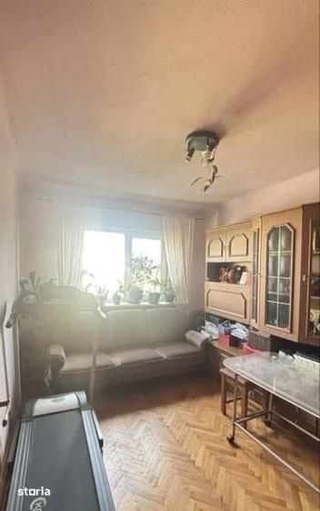 Apartament cu 4 camere decomandat în Gării