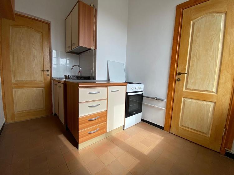 Apartament cu 2 camere semidecomandat, mobilat în Floreasca
