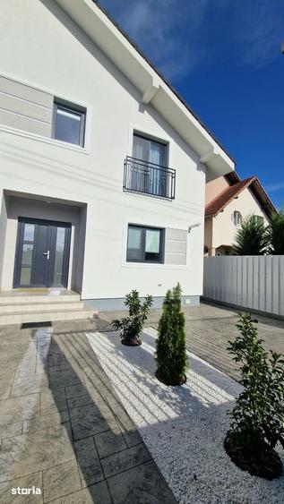Casă cu 4 camere cu Teren 274 Mp în Remetea Mare